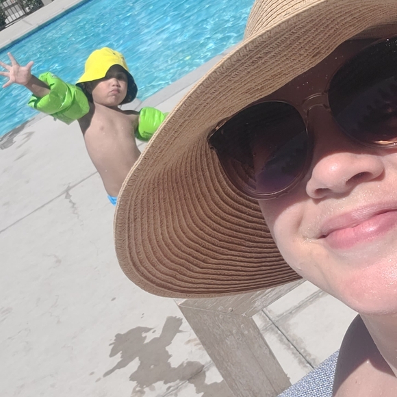 Meet your Posher! - Picture 6 of 14